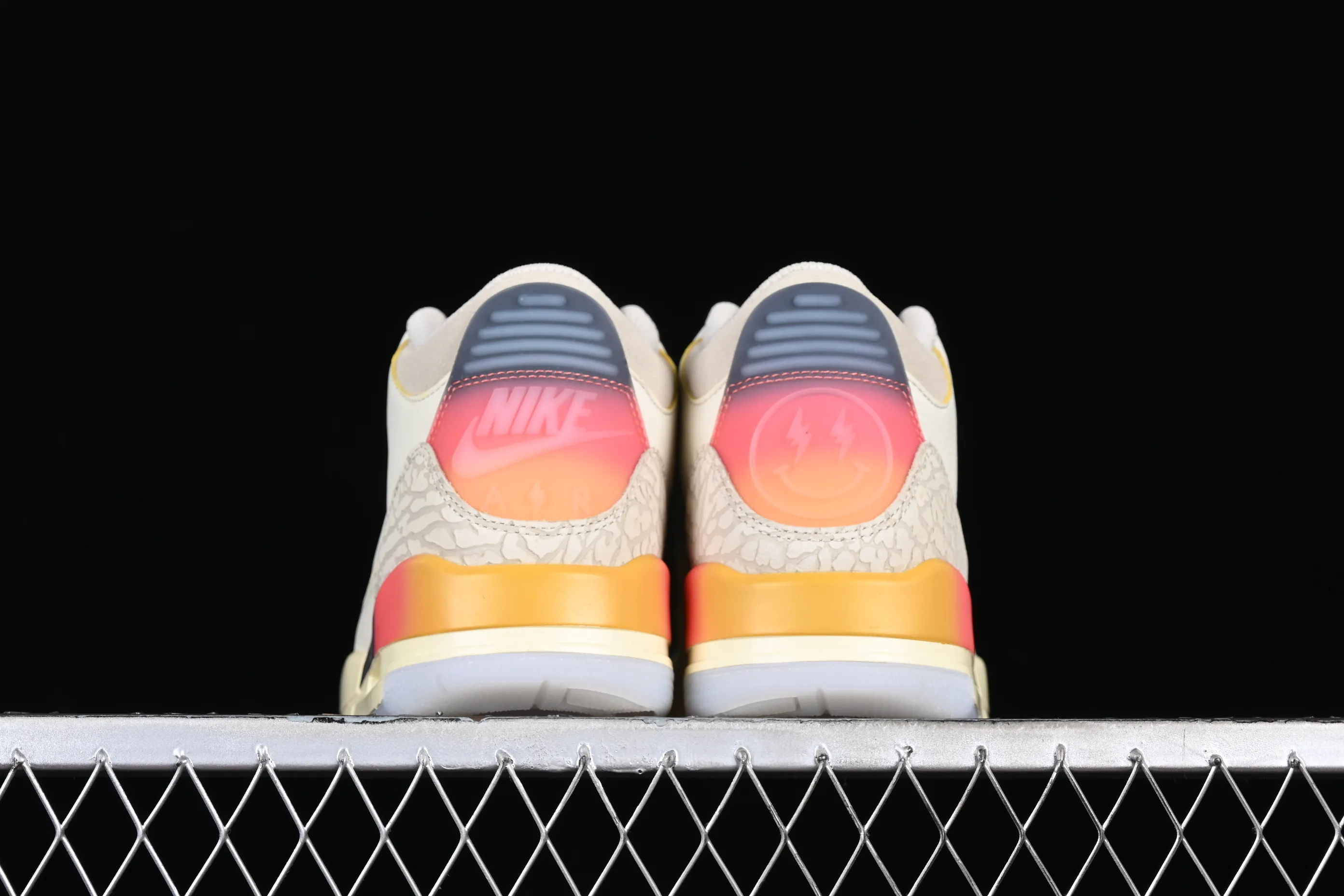 All categories Air Jordan Jordan series basketball shoes Air Jordan 3 LW version J.Balvin x Air Jordan 3 Retro AJ3 Joe 3 rainbow gradient FN0344-901